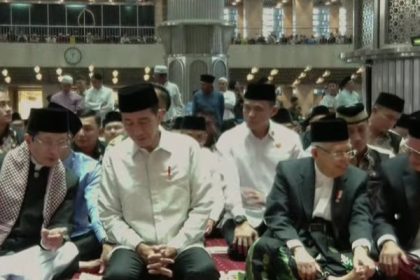 Momen Jokowi-Ma'ruf Amin Salad Idul Fitri di Masjid Istiqlal