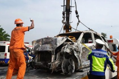 Fakta-fakta terbaru dari kecelakaan maut Tol Jakarta-Cikampek, hingga misteri status kepemilikan mobil Daihatsu Gran Max yang meninggalkan tanda tanya.