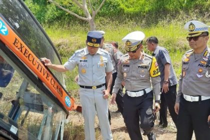 Ada satu tambahan korban meninggal dunia akibat kecelakaan yang melibatkan Bus Rosalia Indah di Tol KM 370+200 Jalur A Kabupaten Batang, Jawa Tengah (Jateng).