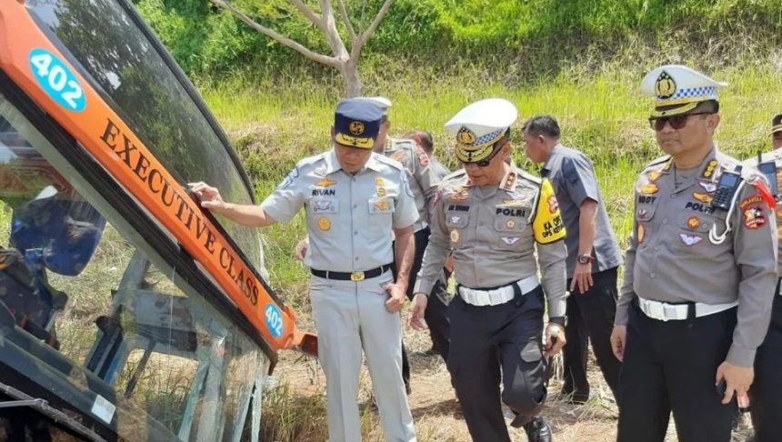 Ada satu tambahan korban meninggal dunia akibat kecelakaan yang melibatkan Bus Rosalia Indah di Tol KM 370+200 Jalur A Kabupaten Batang, Jawa Tengah (Jateng).