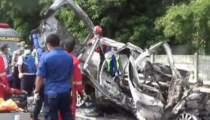 Fakta-fakta kecelakaan maut di Tol Jakarta-Cikampek yang tewaskan 12 orang pada arus mudik Lebaran 2024, Senin, 8 April 2024.
