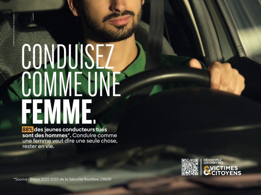Salah satu poster kampanye "Drive Like A Woman" di Prancis. (Foto: Daily Mail)