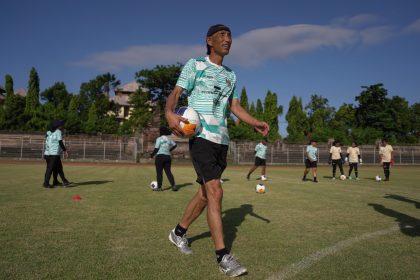 Setelah kekalahan 1-6 dari Filipina dalam pertandingan pembuka Piala Asia Wanita U-17, Garuda Pertiwi Muda telah kembali fokus pada persiapan mereka untuk pertandingan berikutnya melawan Korea Selatan (Korsel) pada hari Rabu, 8 Mei 2024.