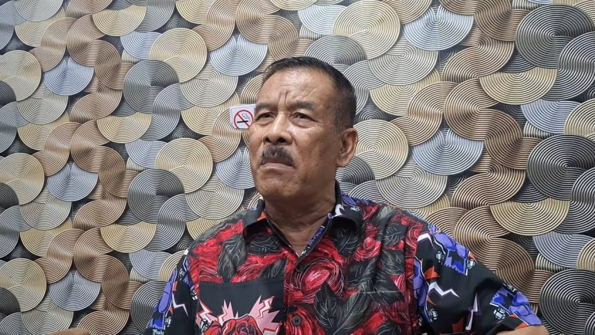 Komisaris PT Persib Bandung Bermartabat Umuh Muchtar, saat ditemui di Bandung, Kamis (8/5/2024). (Arif)