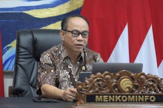 Menkominfo Budi Arie mengumumkan akan mengenakan denda kepada platform digital sampai Rp 500 juta per konten dan denda kepada penyedia jasa internet yang tidak turut memberantas judi online. (Foto: Kementerian Kominfo)