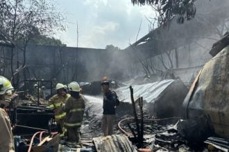 Pabrik Limbah Plastik di Bandung Terbakar. (Foto: Antara)