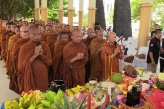 Para Bikhu lakukan ritual