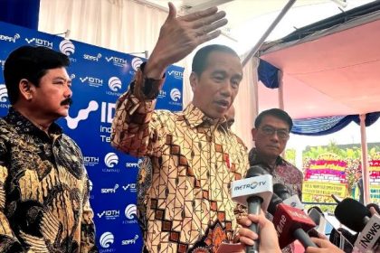 Presiden Joko Widodo (Jokowi) menyatakan bahwa dia tidak memberikan masukan kepada Presiden terpilih Prabowo Subianto mengenai wacana menambah jumlah kementerian menjadi lebih dari 40.