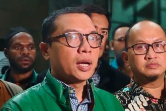 Politis PDIP dan calon presiden (capres) Ganjar Pranowo telah menyatakan bahwa ia tidak akan menjadi bagian dari pemerintahan Prabowo Subianto dan Gibran Rakabuming Raka yang terpilih untuk masa jabatan 2024-2029 setelah kalah dalam Pilpres 2024 lalu.