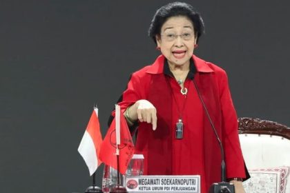 Ketua Umum PDIP Megawati Soekarnoputri sempat menggoda putrinya, Puan Maharani, untuk bergantian menjadi Ketua Umum PDIP.