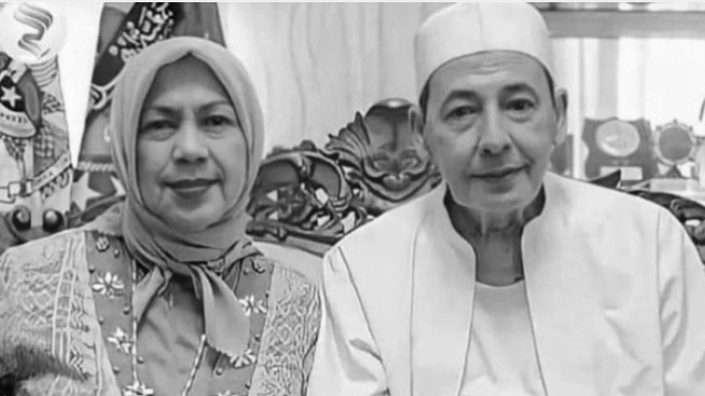 Syarifah Salma istri Habib Luthfi, sosok yang dikenal ramah dan setia temani sang suami Habib Luthfi bin Yahya berdakwah.