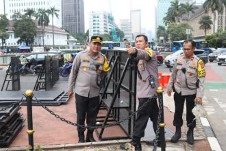 Polres Metro Jakarta Pusat mengeluarkan imbauan kepada masyarakat yang berencana melintasi sekitar Monumen Nasional (Monas) atau persimpangan Patung Arjuna Wijaya (Patung Kuda) untuk mencari jalur alternatif karena adanya rencana kegiatan penyampaian pendapat di lokasi tersebut.