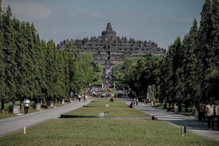 Kunjungan wisatawan ke kawasan Candi Borobudur akan dibatasi terutama saat perayaan puncak Waisak 2024. (FOTO: Kemenparekraf).