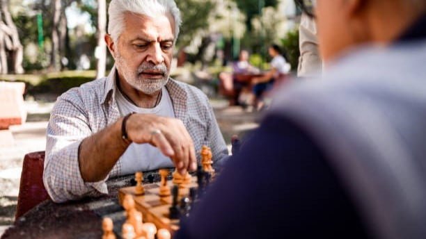 Bermain catur merupakan salah satu hobi unik yang menunjukkan tingkat kecerdasan seseorang