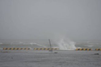 Badan Meteorologi, Klimatologi, dan Geofisika (BMKG) telah mendeteksi keberadaan bibit siklon tropis 91P di sekitar perairan Indonesia pada Minggu, 5 Mei 2024.