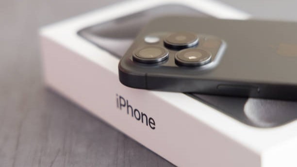Apple tampaknya masih mengalami kesulitan dalam menjual iPhone 15 di China.
