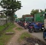 Macet imbas kecelakaan di Cakung, Cilincing, Jakarta Utara