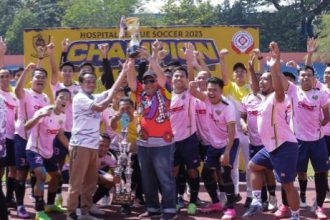 Tim sepak bola dari RS Moewardi Kota Solo meraih juara satu di ajang Hospital League Soccer 2023. (FOTO: RS Moewardi/Tangkapan layar Yenny Hardiyanti-Inversi.id)