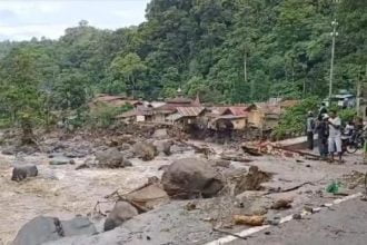 Sebanyak 14 orang warga Kabupaten Agam, Tanah Datar dan Kota Padang Panjang dilaporkan meninggal dunia akibat banjir yang melanda tiga daerah di Sumatera Barat, Sabtu, 11 Mei 2024 malam.
