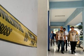 Polisi telah menetapkan 3 tersangka baru terkait kasus kematian taruna Sekolah Tinggi Ilmu Pelayaran (STIP) Jakarta, Putu Satria Ananta Rustika (19), yang diduga menjadi korban kekerasan oleh seniornya. Berikut peran ketiga tersangka tersebut.