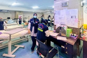 Fasilitas Kesehatan dari Pemerintah di Arafah dan Mina. (Foto: Layanan kesehatan di Klinik Kesehatan Haji Indonesia (KKHI)/Kemenag)
