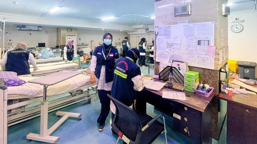 Fasilitas Kesehatan dari Pemerintah di Arafah dan Mina. (Foto: Layanan kesehatan di Klinik Kesehatan Haji Indonesia (KKHI)/Kemenag)