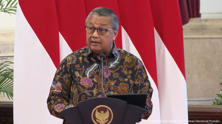 Gubernur Bank Indonesia Perry Warjiyo memperkirakan pergerakan inflasi di Indonesia pada tahun 2024 hingga 2025 masih terkendali aman. (Foto: Tangka[an Layar/Youtube)