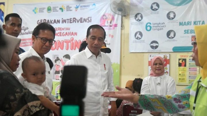 Pemerintah telah memutuskan untuk membagi lokasi upacara peringatan HUT RI menjadi dua titik, yaitu di Ibu Kota Nusantara (IKN) dan di Jakarta. Presiden Joko Widodo (Jokowi) menjelaskan alasan di balik pembagian ini.