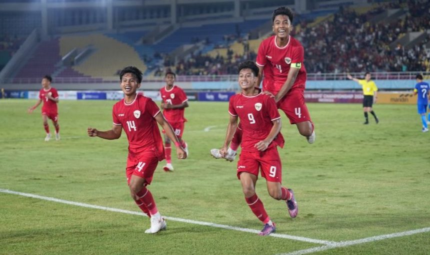 Link Live Streaming Timnas Indonesia U-16 vs Filipina di Piala AFF U-16 2024. (Foto: Selebrasi Kemenangan Timnas Indonesia U-16 atas Singapura/PSSI)