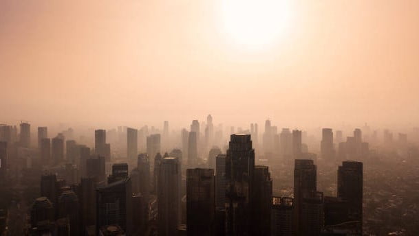 Kualitas udara di Jakarta pada Selasa, 4 Juni 2024 pagi berada dalam kategori tidak sehat, menjadikan Jakarta sebagai kota dengan kualitas udara terburuk di dunia.