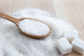 Membatasi konsumsi gula tidak hanya membantu mengontrol berat badan, tapi juga memberikan banyak manfaat kesehatan, terutama bagi kesehatan pencernaan dan usus.