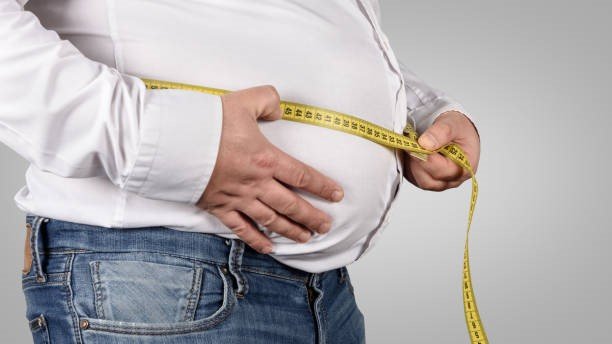 Menurunkan berat badan di usia 40 tahun memang bisa lebih menantang, tapi bukan berarti mustahil. Salah satu kunci utama untuk mencapai tujuan ini adalah dengan mengontrol porsi makan.