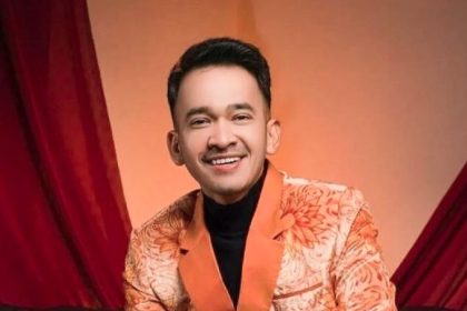 Presenter Ruben Onsu dan Sarwendah kompak tidak hadir di sidang cerai perdana yang berlangsung di Pengadilan Negeri Jakarta Selatan.