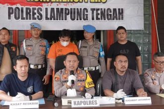 Seorang anggota DPRD Lampung Tengah bernama Muhammad Saleh Mukadam (MSM) (42) telah ditetapkan sebagai tersangka dalam kasus penembakan yang menyebabkan seorang warga tewas.