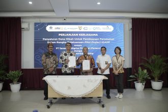 SMF bekerja sama dengan BPR Nusamba Kendal menyalurkan dana hibah Build Change yang didukung oleh World Bank sebagai subsidi dalam skema Kredit Pembangunan/Peningkatan Rumah (KPPR) dan Pembiayaan Mikro Perumahan Resilien Hijau. (INVERSI/Dok SMF)