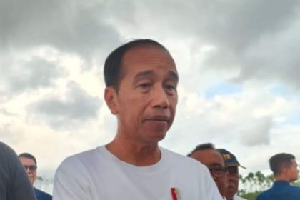 Presiden Joko Widodo (Jokowi) menegaskan bahwa pengunduran diri Airlangga Hartarto dari jabatan Ketua Umum Partai Golkar merupakan masalah internal partai tersebut.