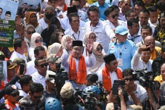 Ia percaya bahwa semakin banyak calon yang berkompetisi, semakin baik bagi proses demokrasi dan semakin banyak pilihan bagi masyarakat untuk mendengar dan memilih dari berbagai ide yang ditawarkan.