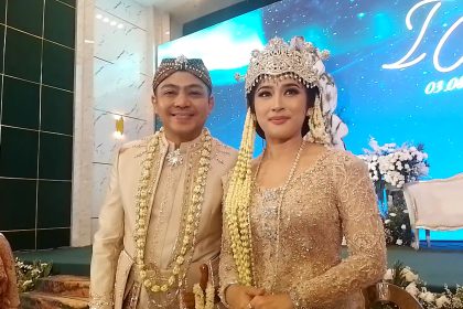 Ade Govinda dan istrinya