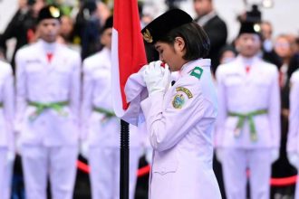 Kontroversi larangan menggunakan jilbab