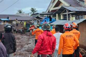 Tim Rescue yang terlibat dalam evakuasi terdiri dari Basarnas Ternate, BPBD, TNI/Polri, Pemkot Ternate, Potensi SAR, dan masyarakat sekitar, yang menggunakan 2 unit mobil Rescue, peralatan evakuasi, peralatan medis, dan komunikasi.