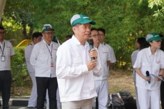 Sales and Marketing After Sales Director PT Honda Prospect Motor (HPM), Yusak Billy saat menyambut para awak media yang mengikuti rangkaian uji coba kendaraan elektrik di Karawang, Jawa Barat, Selasa (20/08/2024). (FOTO: HPM)