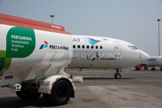 Menteri Perhubungan (Menhub) Budi Karya Sumadi membahas rencana pemerintah Indonesia untuk secara bertahap mengganti avtur berbahan fosil dengan Sustainable Aviation Fuel (SAF) atau bioavtur.