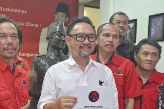 Ronal Surapradja di PDI Perjuangan