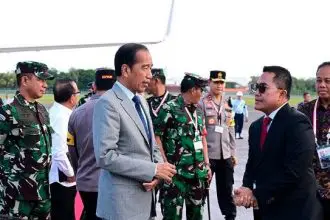 Namun, Jokowi menyayangkan bahwa di tengah kondisi seperti ini, solidaritas internasional justru menurun, semangat multilateralisme semakin terabaikan, dan fragmentasi makin meluas.