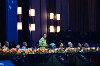 Pernyataan Jokowi ini menjadi titik tolak forum untuk mencari solusi kolektif dan inovatif guna menghadapi tantangan global dan mencapai kemajuan yang lebih merata.