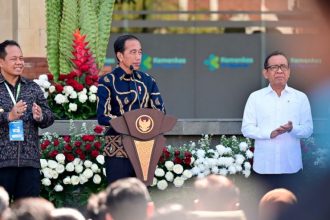 "Kami juga memiliki PLTS Apung, Pembangkit Listrik Tenaga Surya Agung di Waduk Cirata, (Jawa Barat), dengan kapasitas 192 megawatt peak (MWp), terbesar di Asia Tenggara, dan terbesar ketiga di dunia," jelasnya.