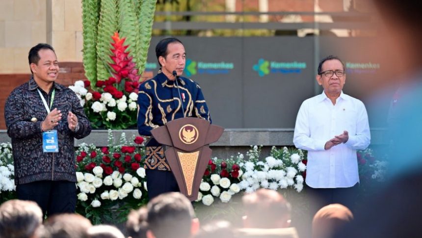 "Kami juga memiliki PLTS Apung, Pembangkit Listrik Tenaga Surya Agung di Waduk Cirata, (Jawa Barat), dengan kapasitas 192 megawatt peak (MWp), terbesar di Asia Tenggara, dan terbesar ketiga di dunia," jelasnya.