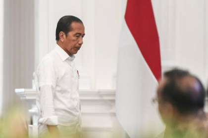 "Jadi wajar jika presiden ingin merasakan bekerja di Istana Garuda sebelum estafet pemerintahan diserahkan kepada presiden berikut ya. Bagaimanapun ini legacy-nya beliau," kata Hasan.