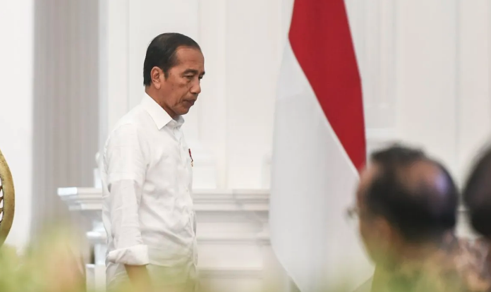 "Jadi wajar jika presiden ingin merasakan bekerja di Istana Garuda sebelum estafet pemerintahan diserahkan kepada presiden berikut ya. Bagaimanapun ini legacy-nya beliau," kata Hasan.