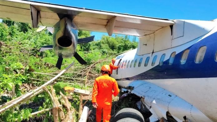 Pesawat Trigana Air mulai bergerak untuk lepas landas pada pukul 10.35 WIT menuju Bandara Sentani, Jayapura. Namun, hanya satu menit kemudian, pesawat tergelincir ke sisi kiri landasan pacu, sekitar 1.200 meter dari titik awal, pada landasan pacu yang sedang digunakan untuk lepas landas.